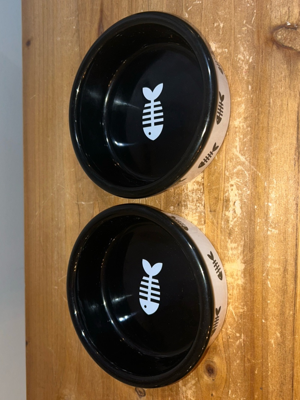 Pet Bowls Set with Fishbone Design - Black & White Signature Housewares